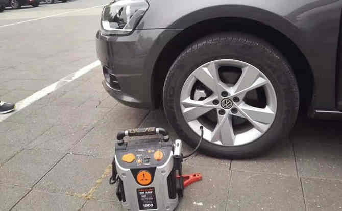 宁强汽车搭电案例